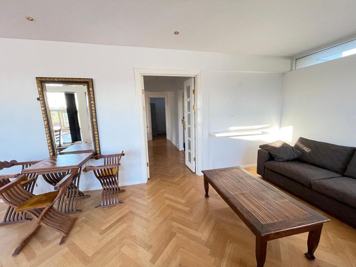 Big Villa Centrally Located In Рейкявик Екстериор снимка