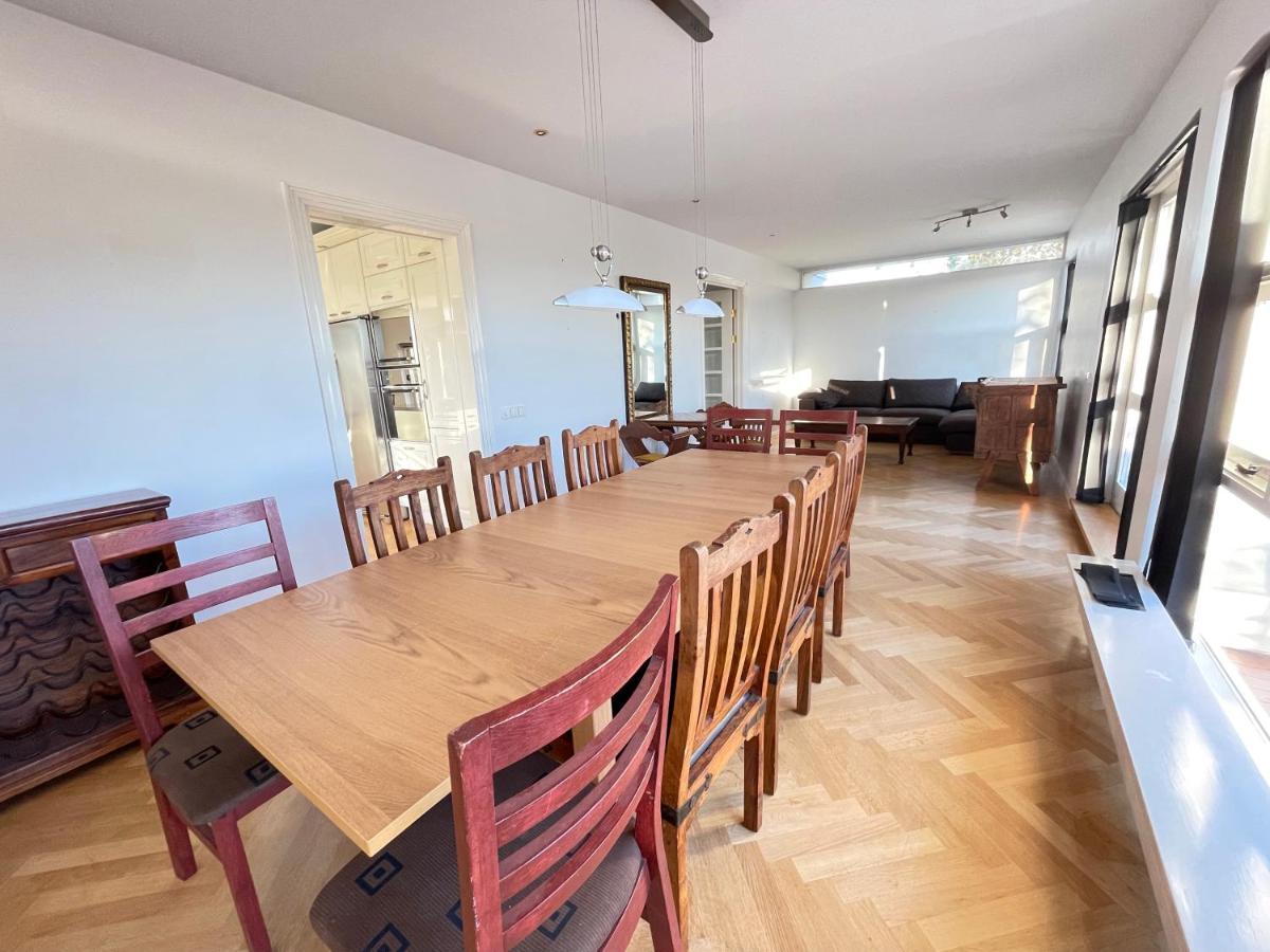 Big Villa Centrally Located In Рейкявик Екстериор снимка