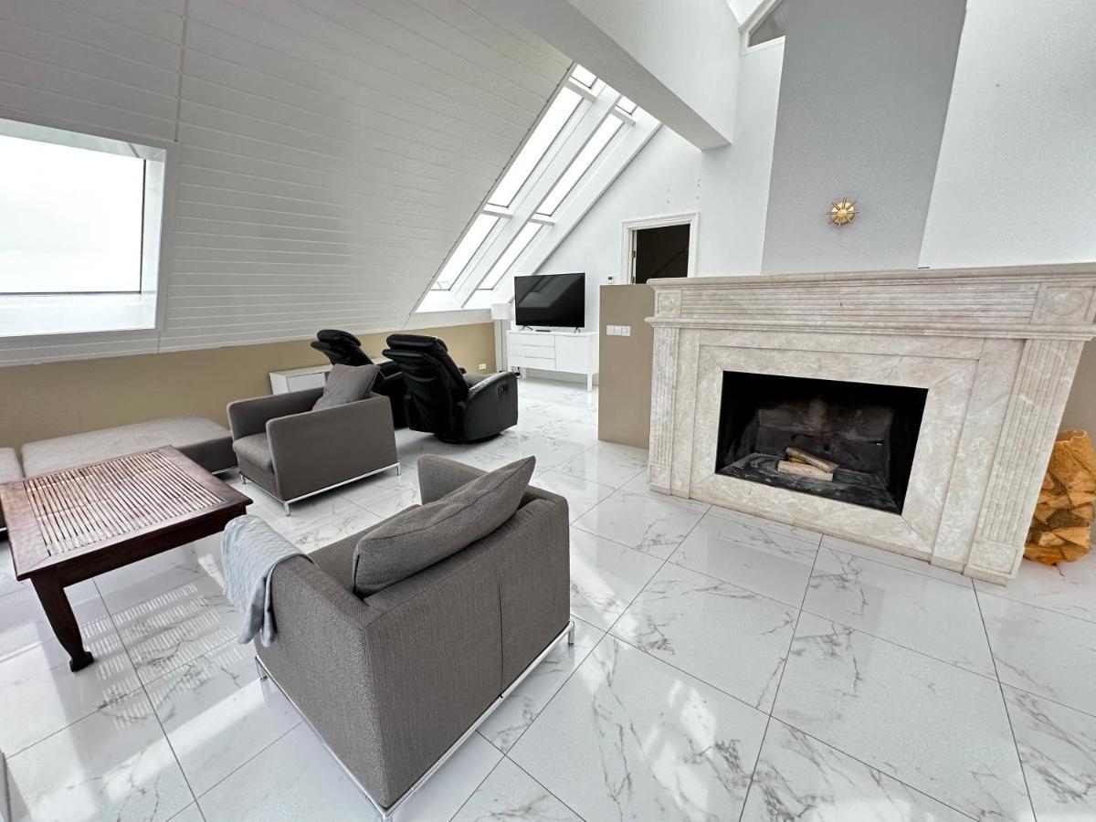 Big Villa Centrally Located In Рейкявик Екстериор снимка