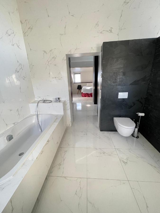 Big Villa Centrally Located In Рейкявик Екстериор снимка