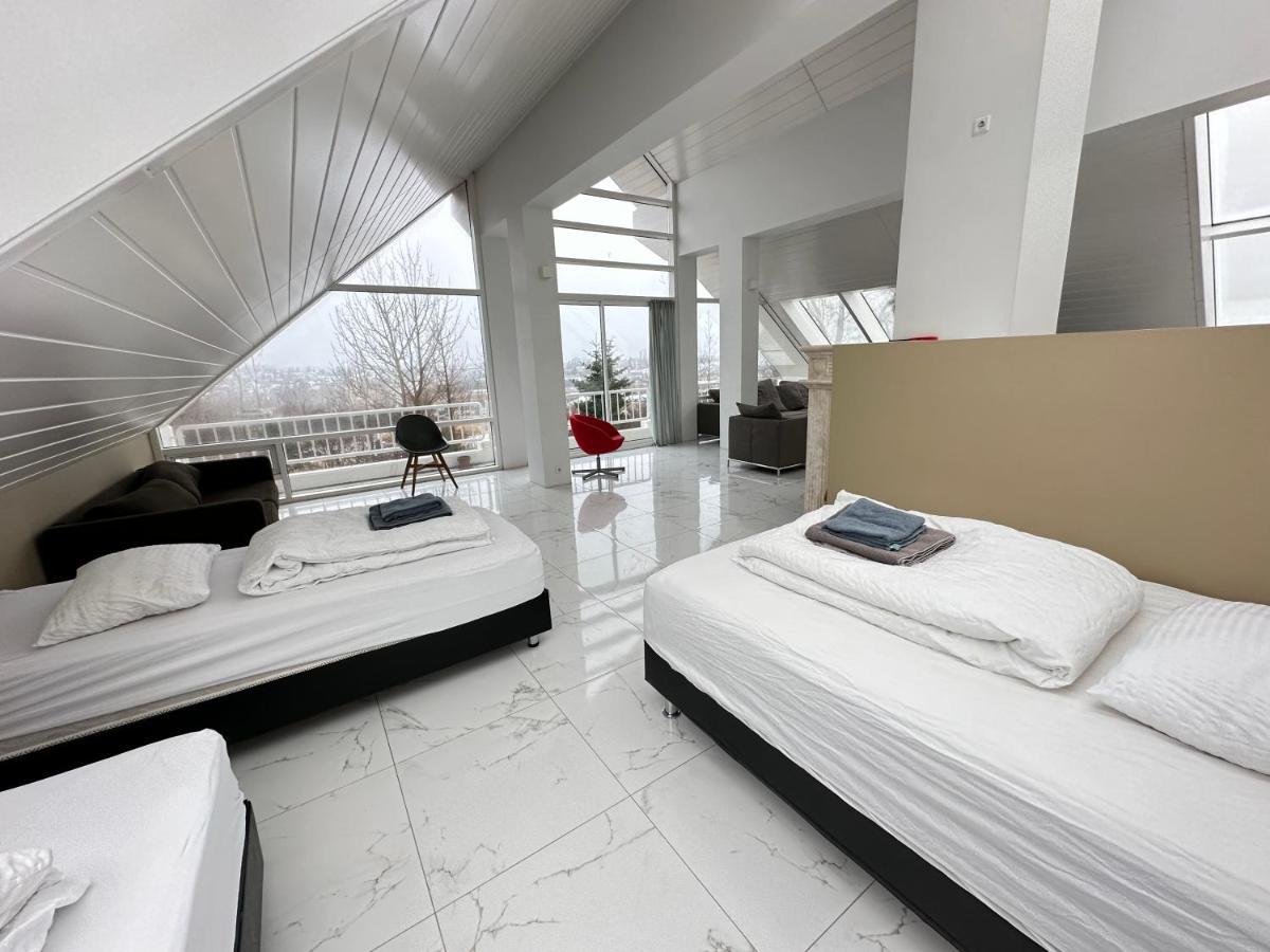 Big Villa Centrally Located In Рейкявик Екстериор снимка